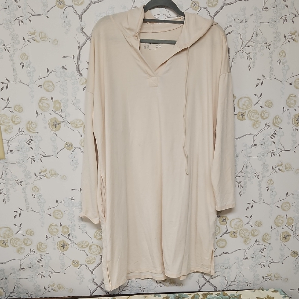 AnyBody Cream Oversized Long Sleeve Tun ic 1X